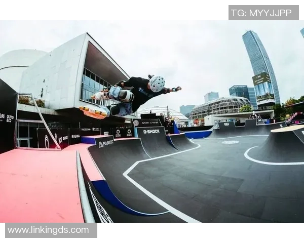 南京极限运动嘉年华精彩回顾滑板队实力展现引人瞩目 南京极限运动嘉年华精彩回顾滑板队实力展现引人瞩目